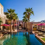 Origens Urban Retreat Adults Only فندق 3*